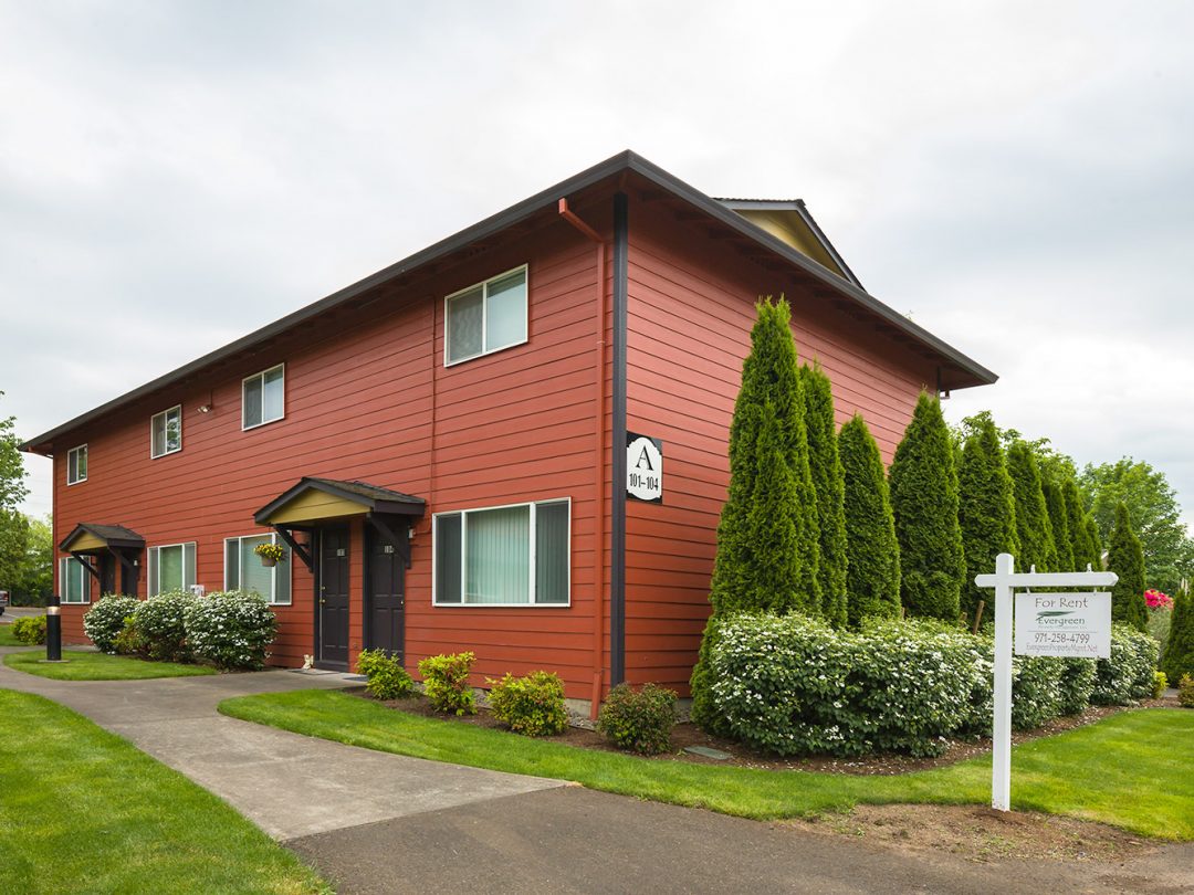 Lincoln Court Apartments Renovated Apartments for Rent in Fairview